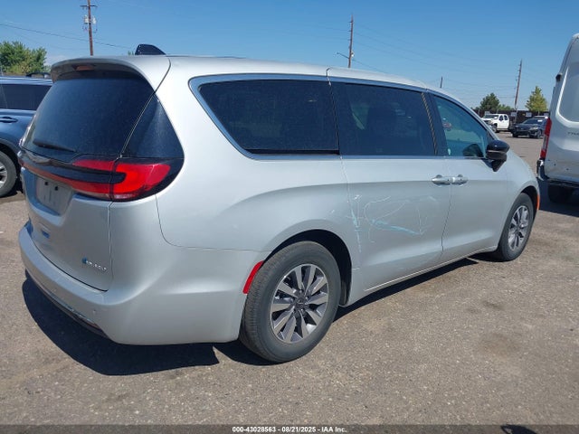 Chrysler Pacifica 2024 2C4RC1S78RR144543 Image 4