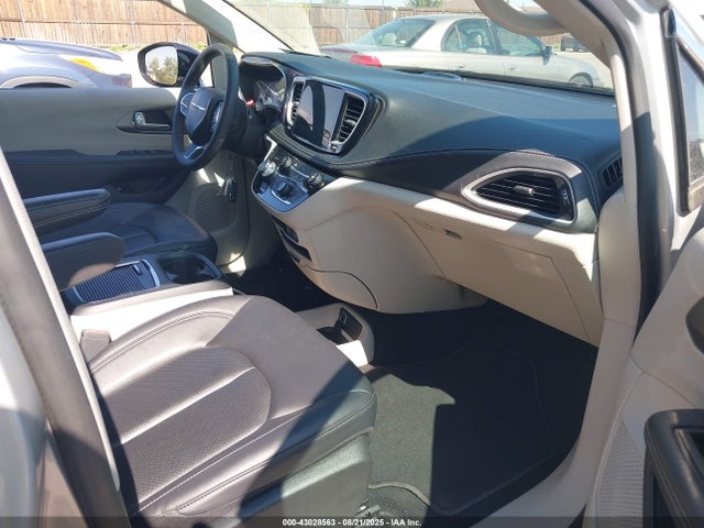 Chrysler Pacifica 2024 2C4RC1S78RR144543 Image 5