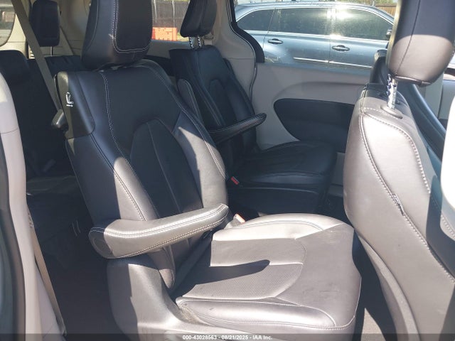 Chrysler Pacifica 2024 2C4RC1S78RR144543 Image 8