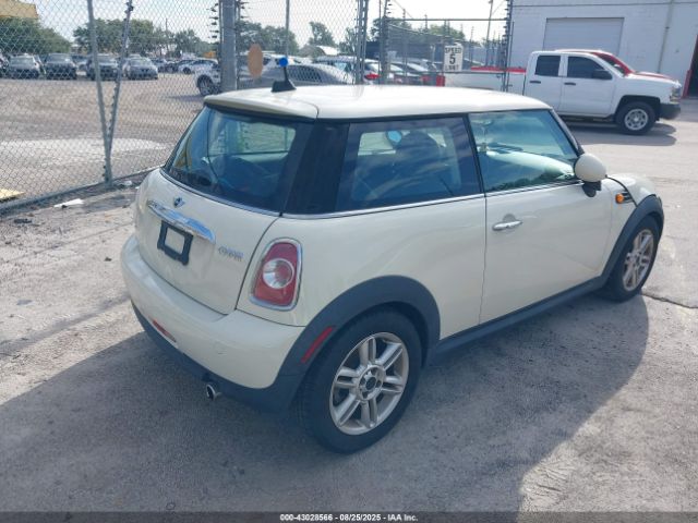 2012 MINI COOPER WMWSU3C56CT261381 Photo 3