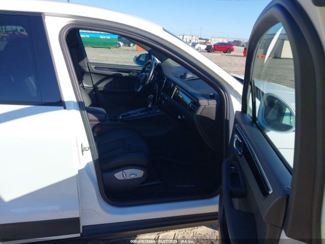 2021 PORSCHE MACAN WP1AA2A59MLB08627 Photo 4