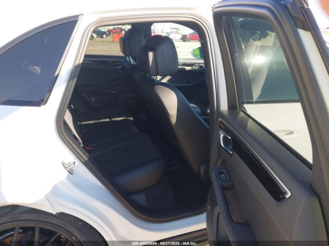 2021 PORSCHE MACAN WP1AA2A59MLB08627 Photo 7