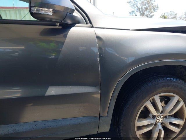 WVGAV7AX3FW551177 Volkswagen 2015