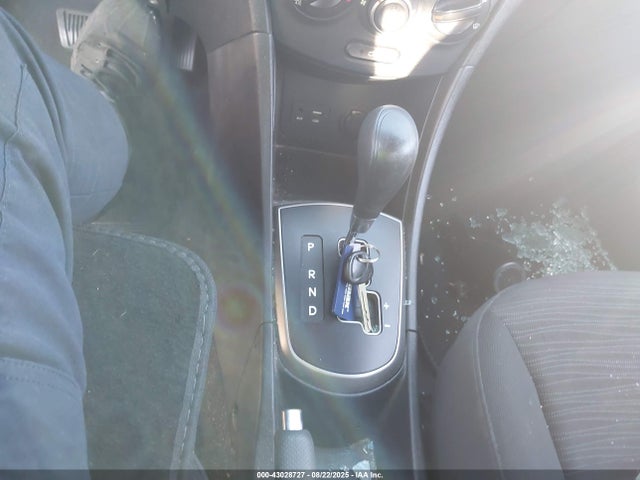 KMHCT5AE9HU359777 Hyundai Accent