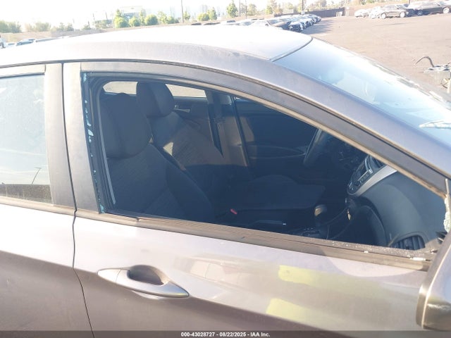 KMHCT5AE9HU359777 Hyundai Accent