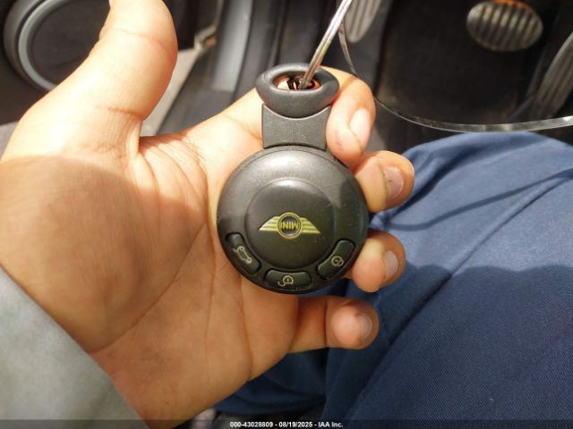 2009 MINI COOPER S WMWMF73529TW84266 Photo 10