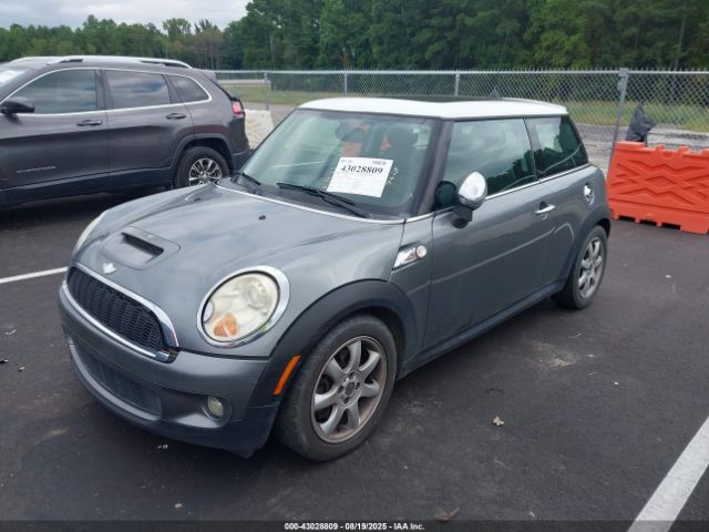 2009 MINI COOPER S WMWMF73529TW84266 Photo 1