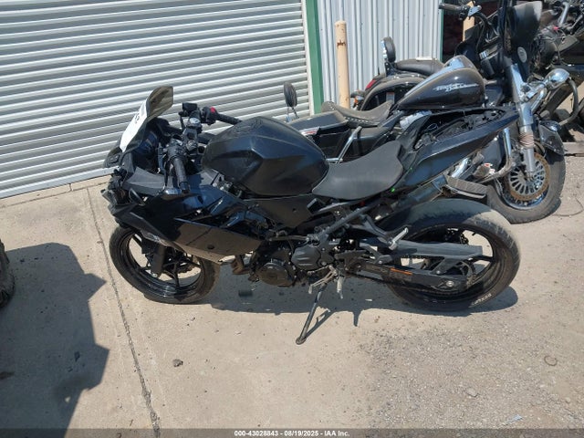 2023 Kawasaki Ex400 მანქანა იყიდება აუქციონზე, vin: JKAEXKH14PDAP2250, აუქციონის ნომერი: 43028843