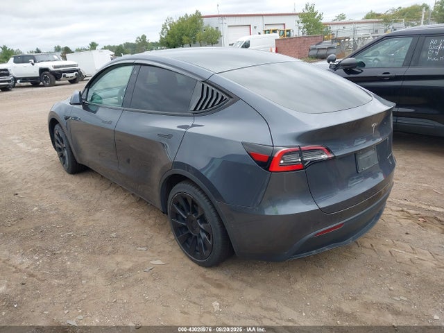 2021 TESLA MODEL Y 5YJYGDEE6MF115591 Photo 2