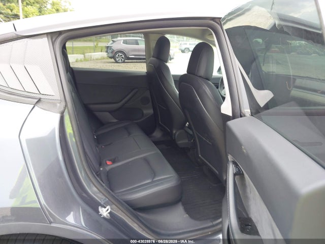 2021 TESLA MODEL Y 5YJYGDEE6MF115591 Photo 7