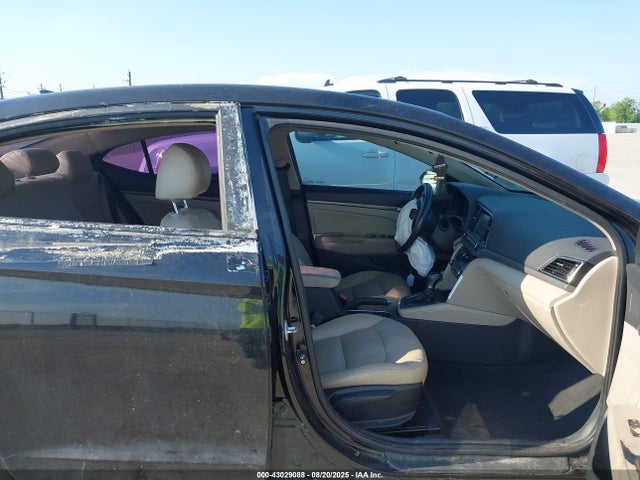 KMHD84LF7HU238932 Hyundai Elantra