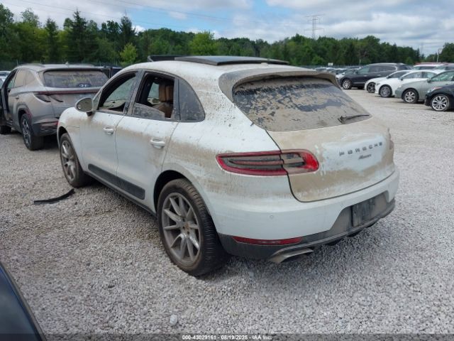 2017 PORSCHE MACAN WP1AA2A56HLB08333 Photo 2