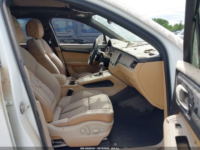 2017 PORSCHE MACAN WP1AA2A56HLB08333 Photo 4