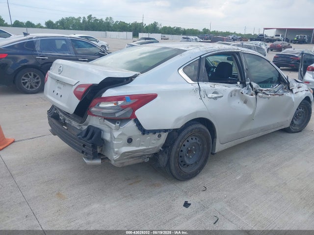 Nissan 2018 2018 1N4AL3AP6JC185105 Image 4