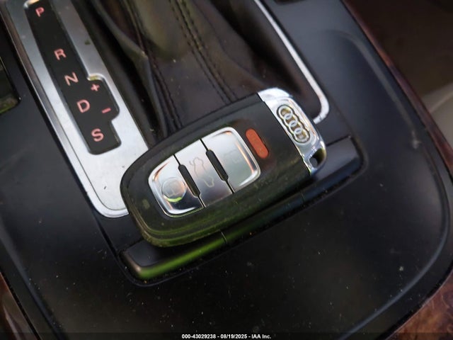 2010 AUDI A5 WAUCFAFR6AA025887 Photo 10