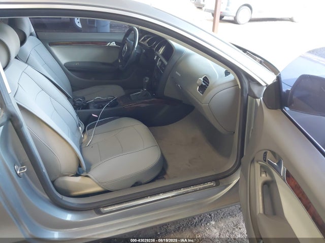 2010 AUDI A5 WAUCFAFR6AA025887 Photo 4