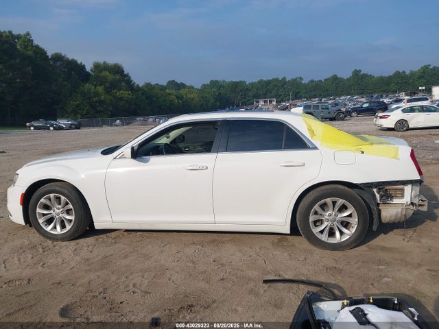 Chrysler 300 2016 2C3CCAAG3GH268489 Image 15