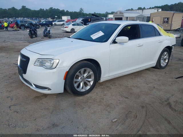 Chrysler 300 2016 2C3CCAAG3GH268489 Image 2
