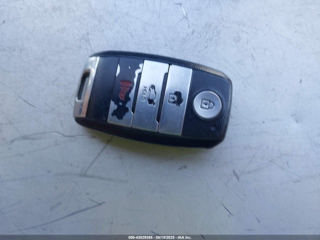 KNAFK5A83H5670787 KIA gdi nu