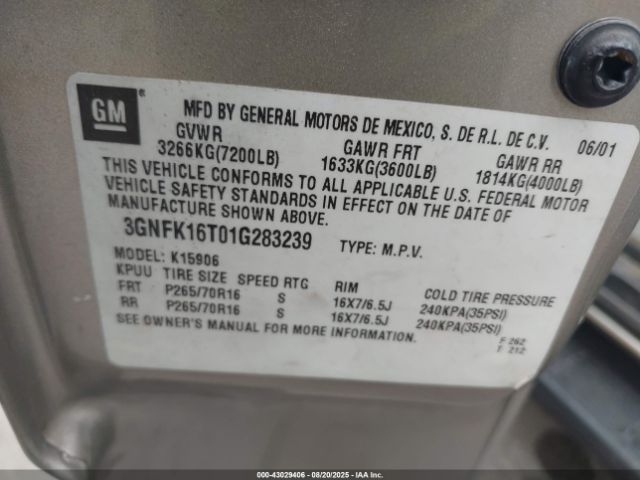 2001 CHEVROLET SUBURBAN 1500 3GNFK16T01G283239 Photo 8