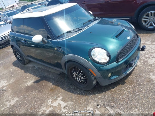 2009 MINI COOPER S WMWMF735X9TW83057 Photo 0