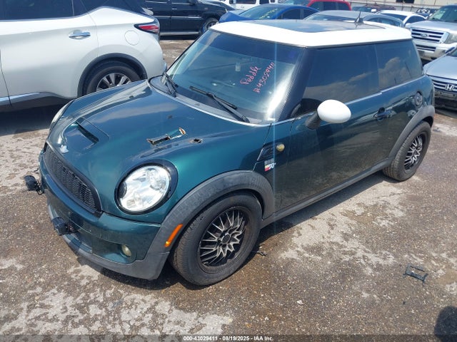 2009 MINI COOPER S WMWMF735X9TW83057 Photo 1