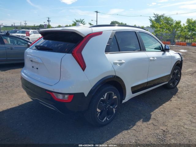 2023 KIA NIRO EV KNDCR3L17P5076353 Photo 3
