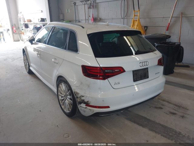 2016 AUDI A3 E-TRON WAUTPBFF2GA061870 Photo 2