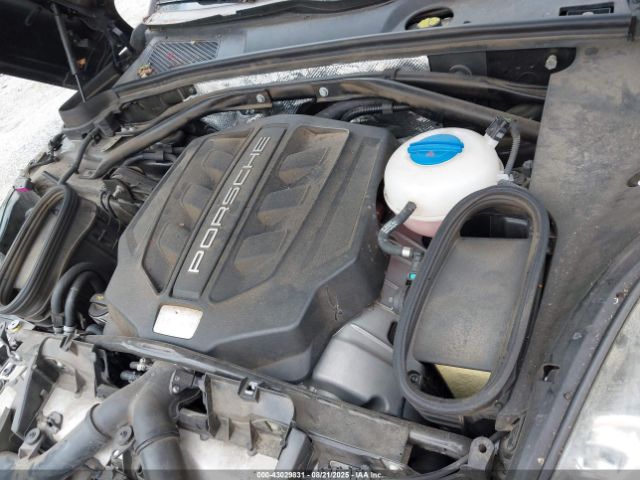 2015 PORSCHE MACAN WP1AB2A55FLB69781 Photo 9