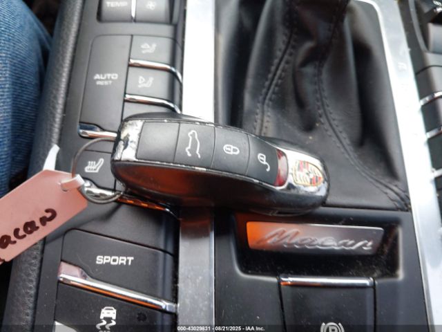 2015 PORSCHE MACAN WP1AB2A55FLB69781 Photo 10