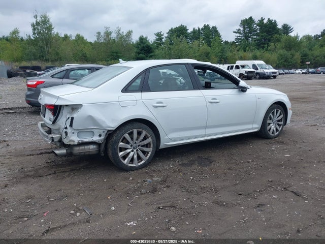 Audi A4 2018 WAUDNAF46JA043284 Image 14