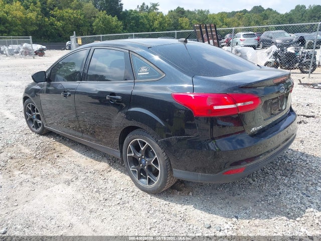 Ford 2016 2016 1FADP3F24GL223955 Image 3