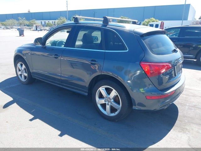 2011 AUDI Q5 WA1DKAFP2BA070600 Photo 2