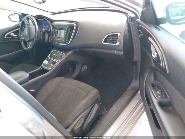 1C3CCCAB1FN673319 Chrysler 200