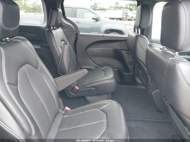 Chrysler 2025 2025 2C4RC1BG7SR581407 Image 8