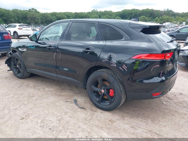 2017 JAGUAR F-PACE SADCJ2BV1HA088677 Photo 2