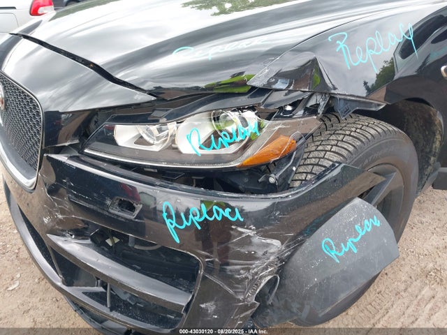 2017 JAGUAR F-PACE SADCJ2BV1HA088677 Photo 5