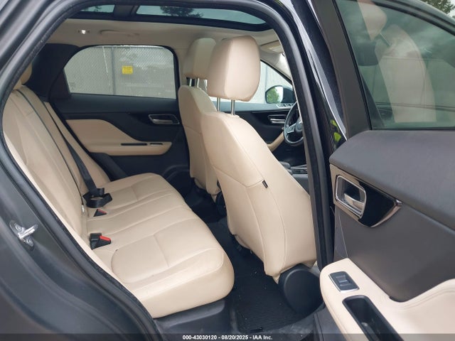 2017 JAGUAR F-PACE SADCJ2BV1HA088677 Photo 7