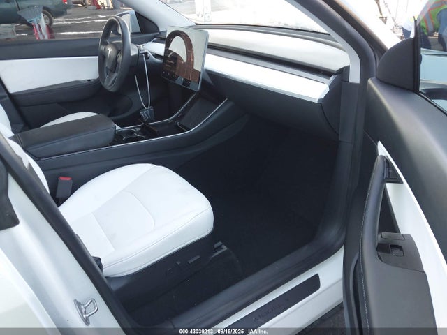5YJYGDEEXLF018019 Tesla Model Y