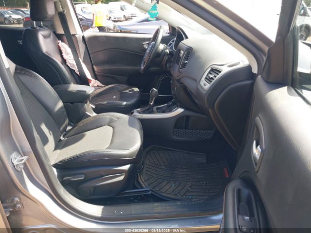 2019 JEEP COMPASS 3C4NJDBB4KT647418 Photo 4