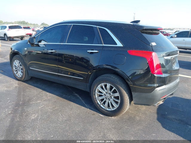 2017 CADILLAC XT5 1GYKNARS8HZ244470 Photo 2