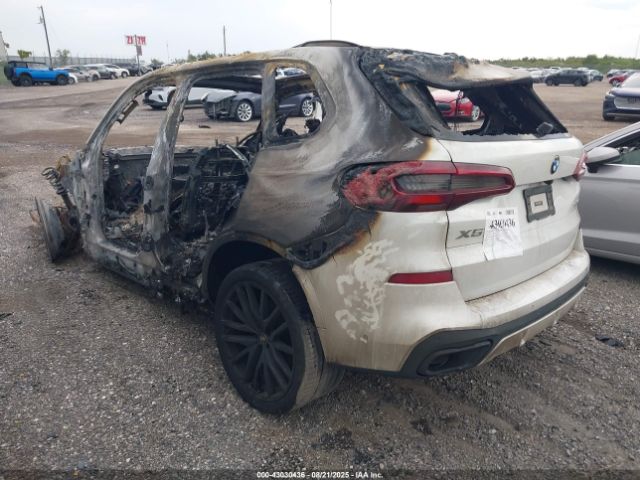 2021 BMW X5 5UXCR4C09M9F75688 Photo 2