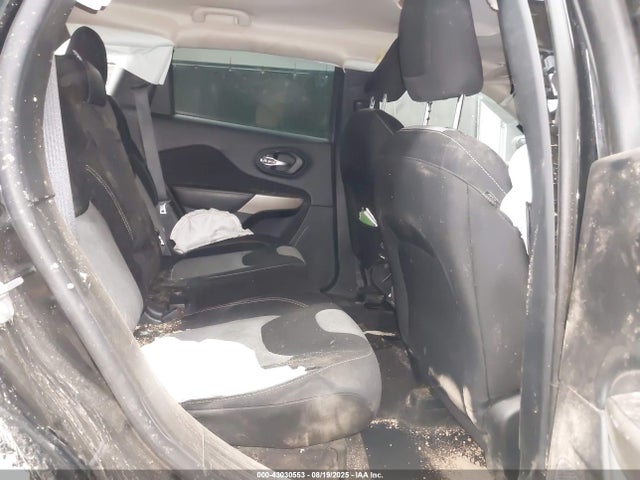 1C4PJLAB9HD240438 Jeep Cherokee