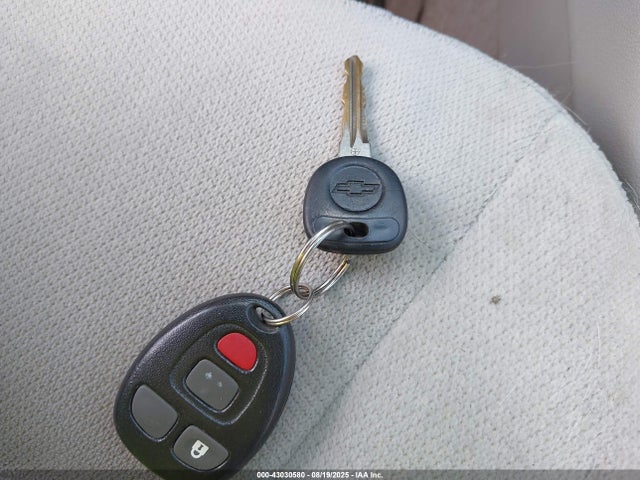 2G1WB5E3XE1161206 Chevrolet lfx