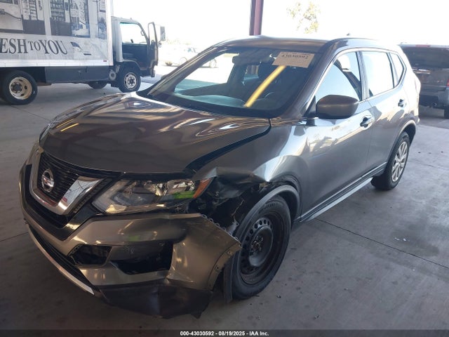 Nissan Rogue 2017 KNMAT2MT8HP507341 Image 2