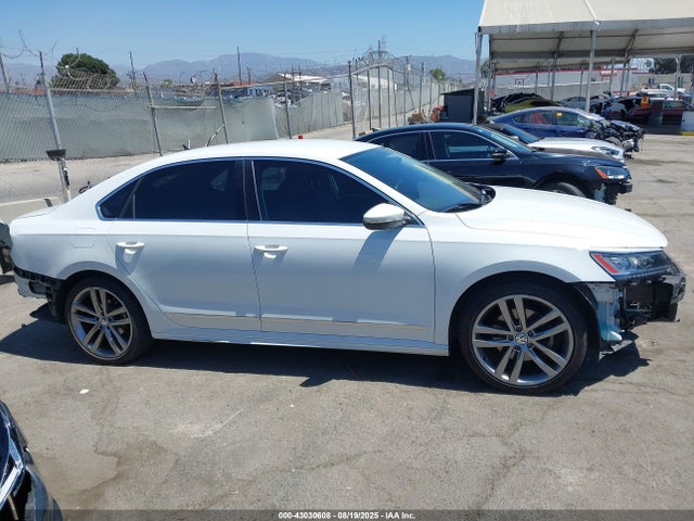 Volkswagen 1.8t 2016 1VWAT7A3XGC032005 Image 14