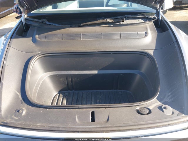 2026 TESLA MODEL Y 7SAYGDEE7TF342225 Photo 9