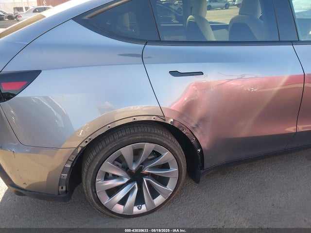 2026 TESLA MODEL Y 7SAYGDEE7TF342225 Photo 5