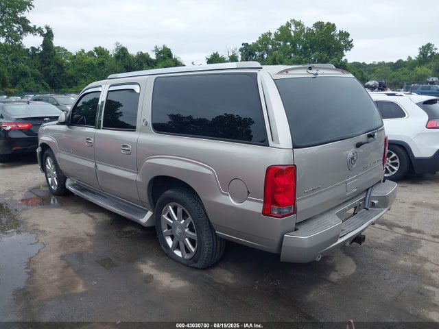 2004 CADILLAC ESCALADE ESV 3GYFK66NX4G262291 Photo 2