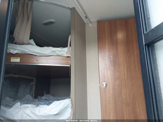 4YDT27221J3150095 Keystone keystone